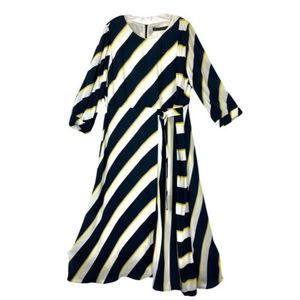 Marina Rinaidi ,18 ,blue,white,yellow